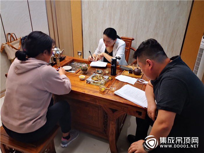 奧華新泰店開業(yè)1個月斬獲202萬，創(chuàng)下頂墻整裝銷售佳績！